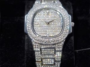 Купить Hip Hop MISSFOX Mens Watches Brand Luxury Iced Out Watch Silver Baguette Diamond Watch For Men Quartz Waterproof Tide Wristwatch цена вас порадует